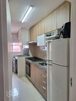 Image 2 - 884174