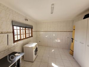 Image 8 - 884177