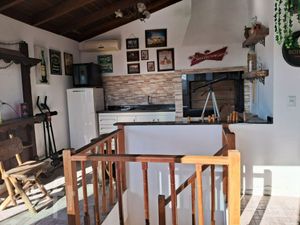 Image 8 - 884179