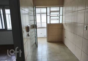 Image 4 - 884182