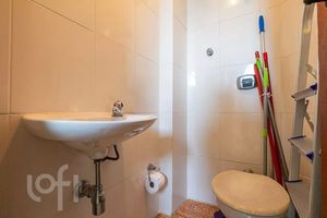 Image 4 - 884183