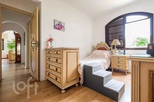 Image 9 - 884183