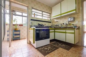 Image 12 - 884183
