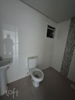Image 8 - 884184