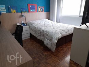 Image 19 - 884186