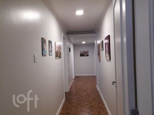 Image 20 - 884186