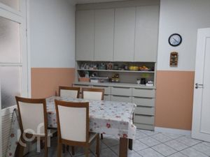 Image 6 - 884186