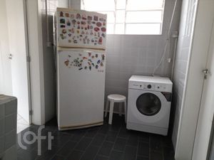 Image 4 - 884186