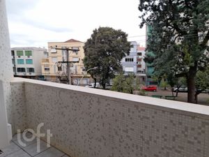 Image 28 - 884186