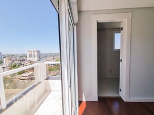 Image 16 - 884188