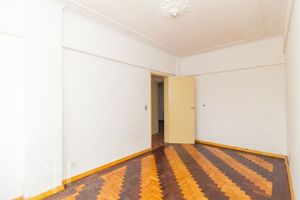 Image 10 - 884189