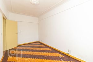 Image 11 - 884189