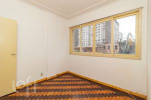 Image 14 - 884189