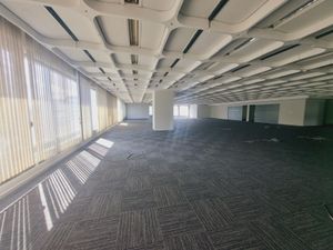 Image 11 - 884190
