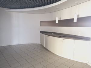Image 21 - 884190