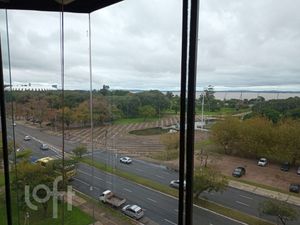 Image 19 - 884195