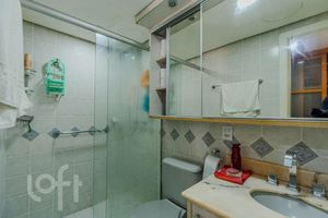Image 30 - 884195