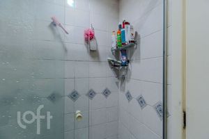 Image 32 - 884195
