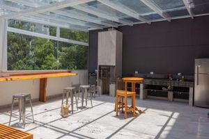 Image 7 - 884199