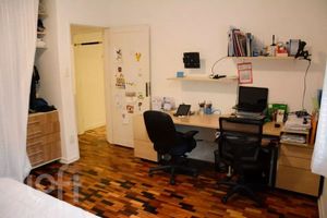Image 11 - 884201