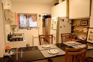 Image 3 - 884201