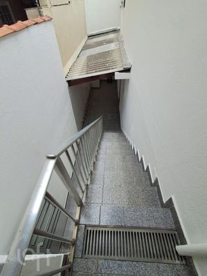 Image 12 - 884205