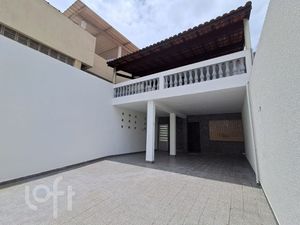 Image 15 - 884205