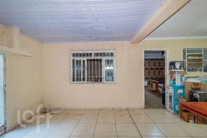 Image 28 - 884206