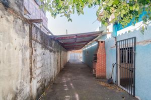 Image 18 - 884206