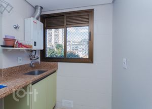 Image 14 - 884207
