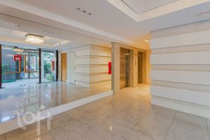 Image 30 - 884207