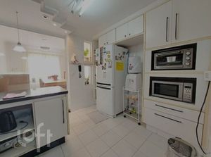 Image 3 - 884209