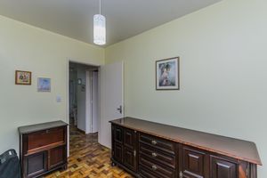 Image 11 - 884213