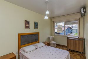 Image 15 - 884213