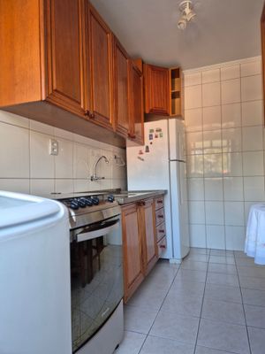 Image 13 - 884213