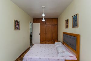 Image 19 - 884213