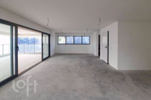 Image 4 - 884215