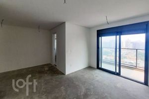Image 22 - 884215