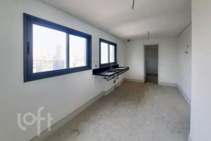 Image 37 - 884215