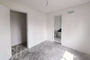 Image 34 - 884215