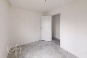 Image 18 - 884215