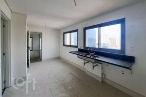 Image 39 - 884215