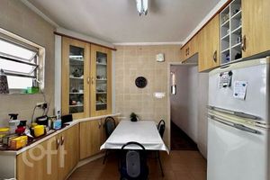 Image 9 - 884216