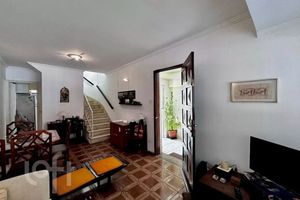 Image 4 - 884216