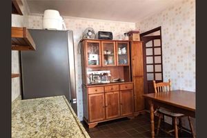 Image 7 - 884218