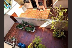 Image 24 - 884218