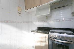 Image 7 - 884219