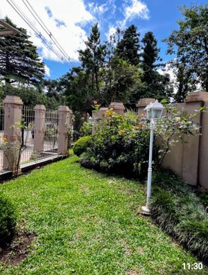 Image 10 - 884222