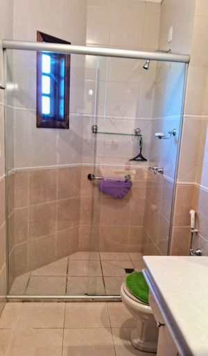 Image 4 - 884222