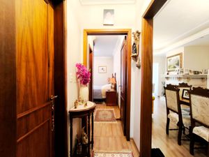 Image 13 - 884222